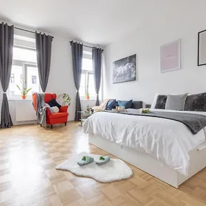 https://central-station-apartment.vienna-besthotels.com