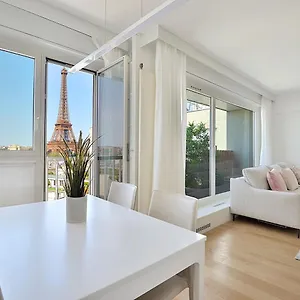 Magical Modern Eiffel Tower, The Million Dollar View Apartment