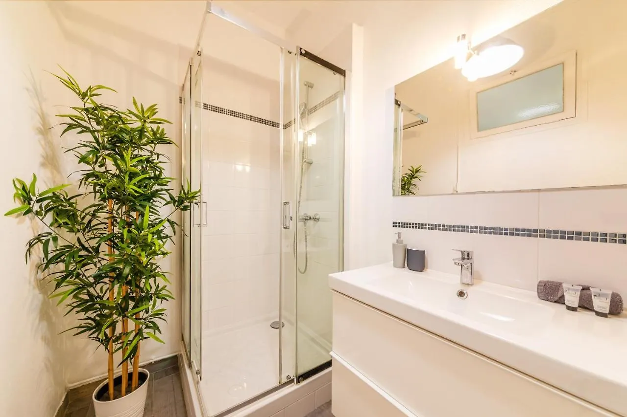 Appartements Bergere Paris 0*,  France
